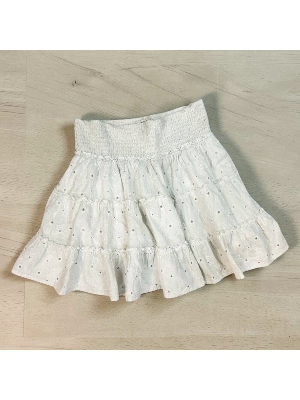American Eagle Eyelet Linen Mini Skirt Size Small Smocked Shirred Tiered Ruffle